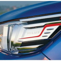 ΔΙΑΚΟΣΜΗΤΙΚΟ ΠΛΑΙΝΟ ΦΑΝΑΡΙΟΥ TOYOTA HILUX REVO 15- (ΣΕΤ)